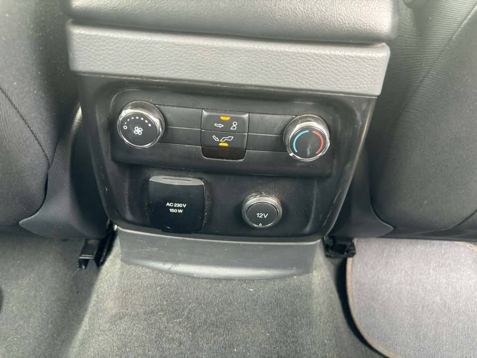 2017 Ford Everest Ambiente Easy Finance Great value 8.jpg